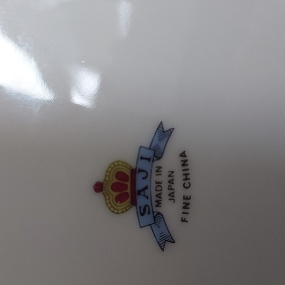 Fine chine decor plates - Picture 3 of 9